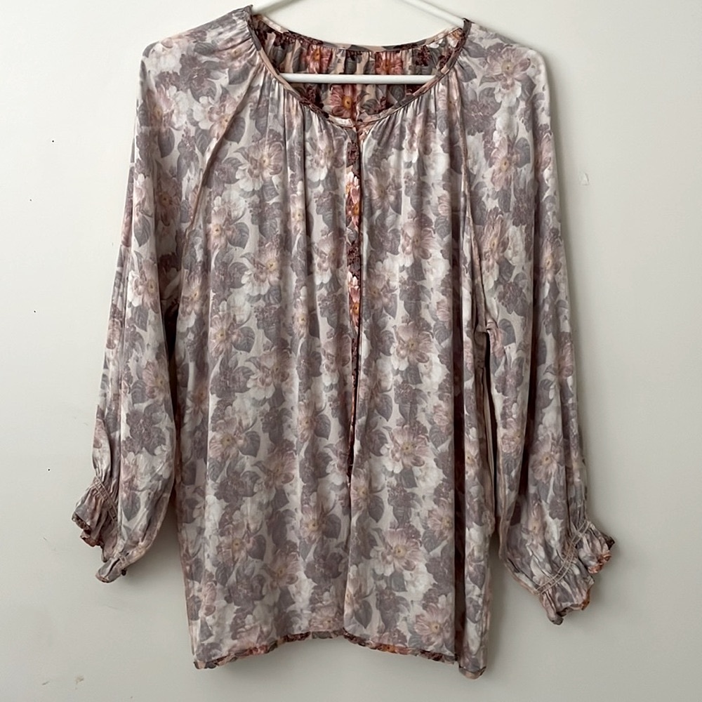 Aritzia Wilfred Sensibility floral blouse button up shirt. Size medium. - Picture 5 of 6